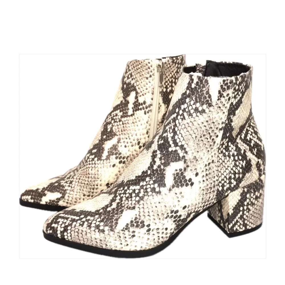 💕 Women’s Madden Girl Snake Skin Print Zippered Ankle Boots w/3” Block Heel